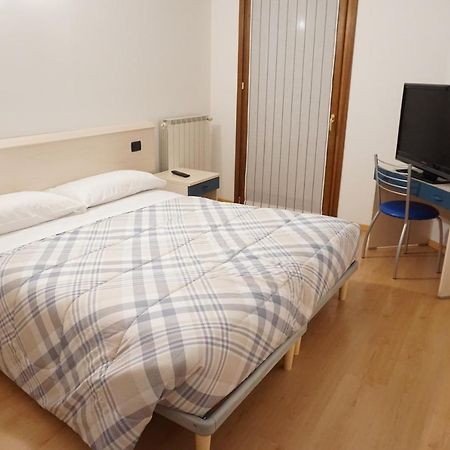 B&B La Villetta 布雷诺 外观 照片