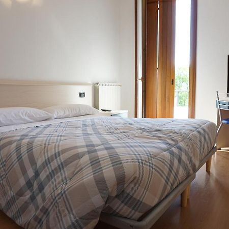 B&B La Villetta 布雷诺 外观 照片