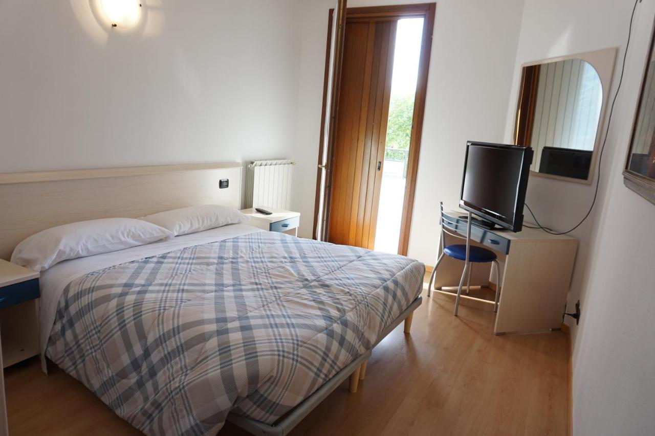 B&B La Villetta 布雷诺 外观 照片